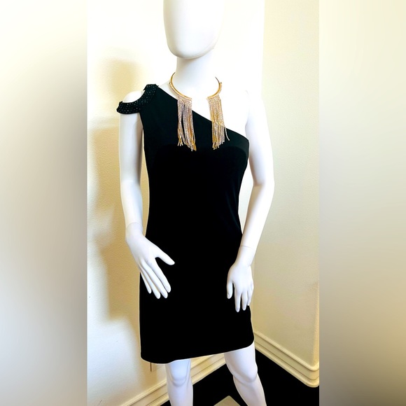 Laundry By Shelli Segal Dresses & Skirts - Laundry by Shelli Segal One Shoulder Little Black Dress Size 6